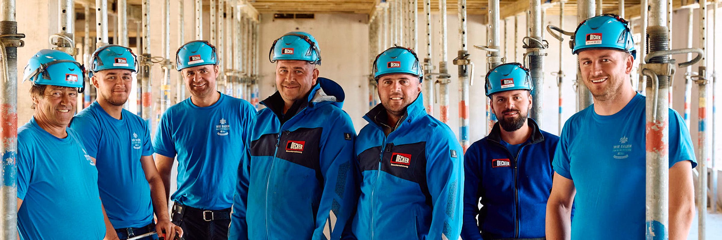 Team des Bauunternehmens Decker auf der Baustelle – Karriere bei Decker